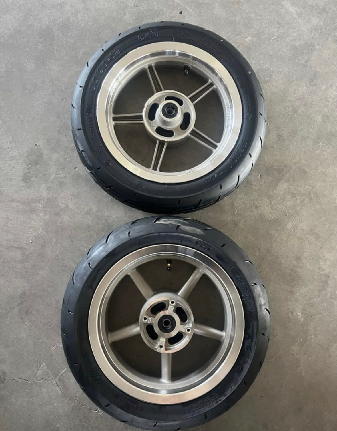 SUPER MOTOS!! FITS YOZMA, STRIKE, TUTTIO, RAZOR, EM5, RTR, HEYBIKE, MOTOTEC (CHOOSE BETWEEN A VARIETY OF RIM COLORS TO)